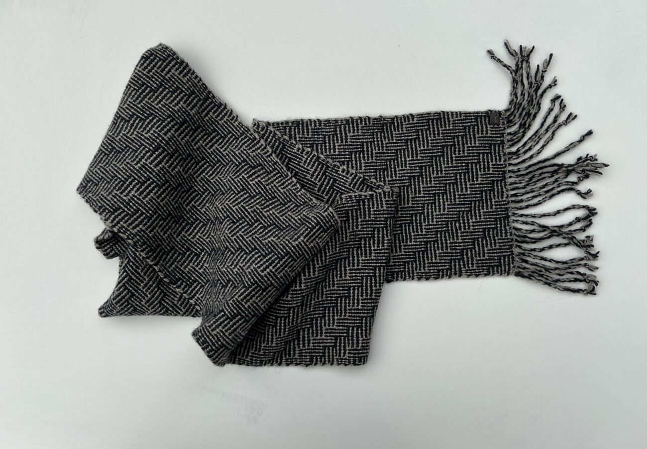 Mosscarr dark navy - Image 4